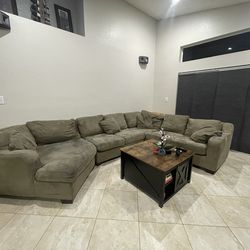 Old Couch: Need gone ASAP