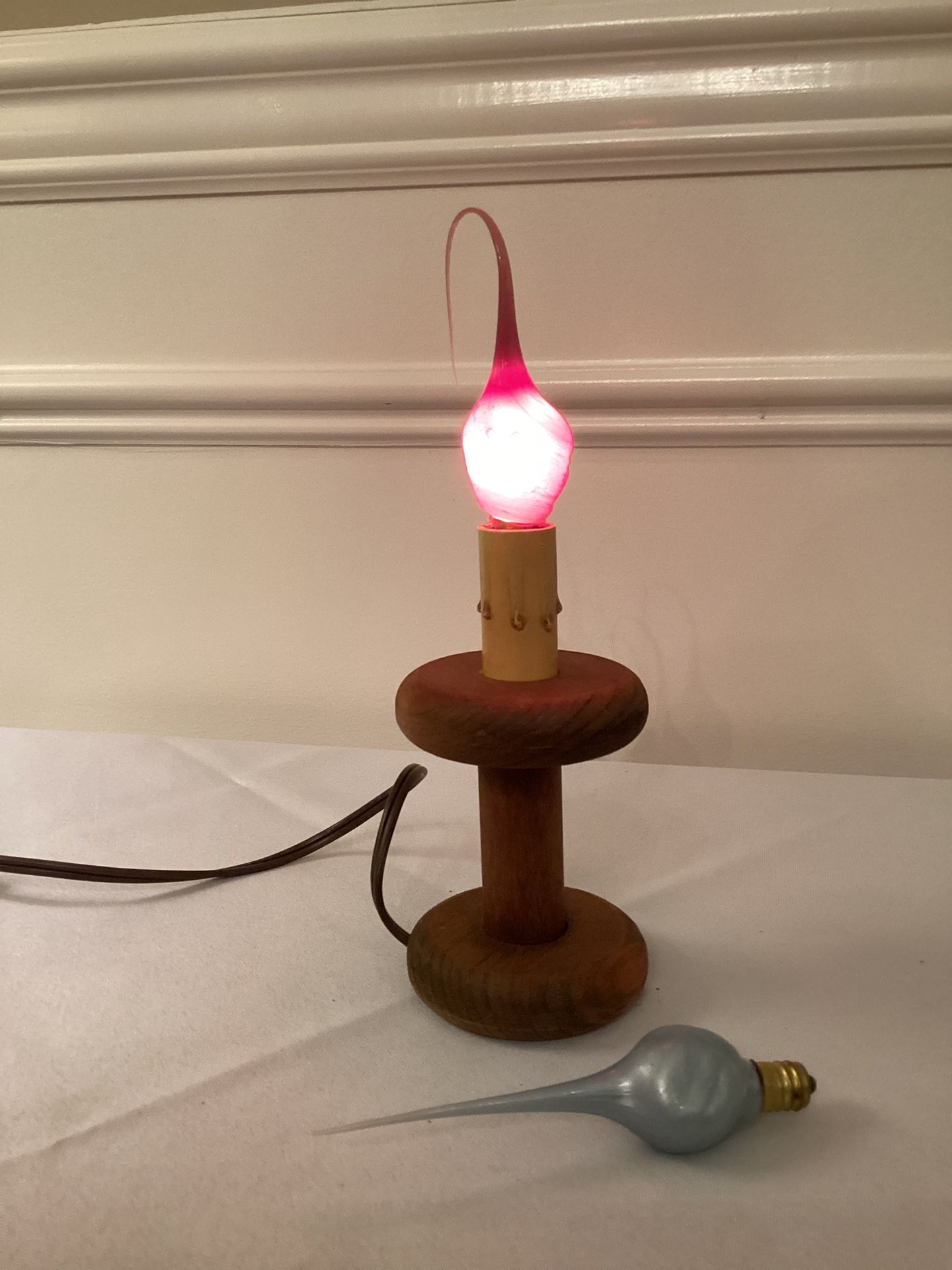 Vintage Wooden lamp with 2 decorative silicone bulbs (pink,& blue) lamp 6”T x & w/bulb 9”T - toggle switch