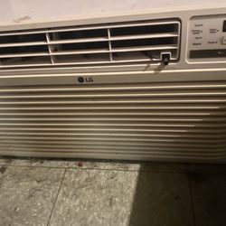 AC/HEATER Window Unit 11900 BTU (ea)READ BEFORE INQUIRING 
