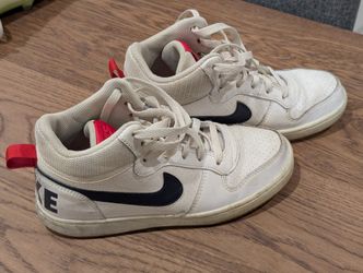 Nike Shoes Youth Size 5.5