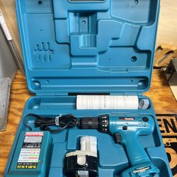 NEW Makita 6333D 14.4V Cordless 1/2" Drill Driver & Charger