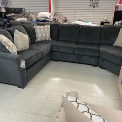 Eltmann Slate RAF Sectional / couch / Living room set