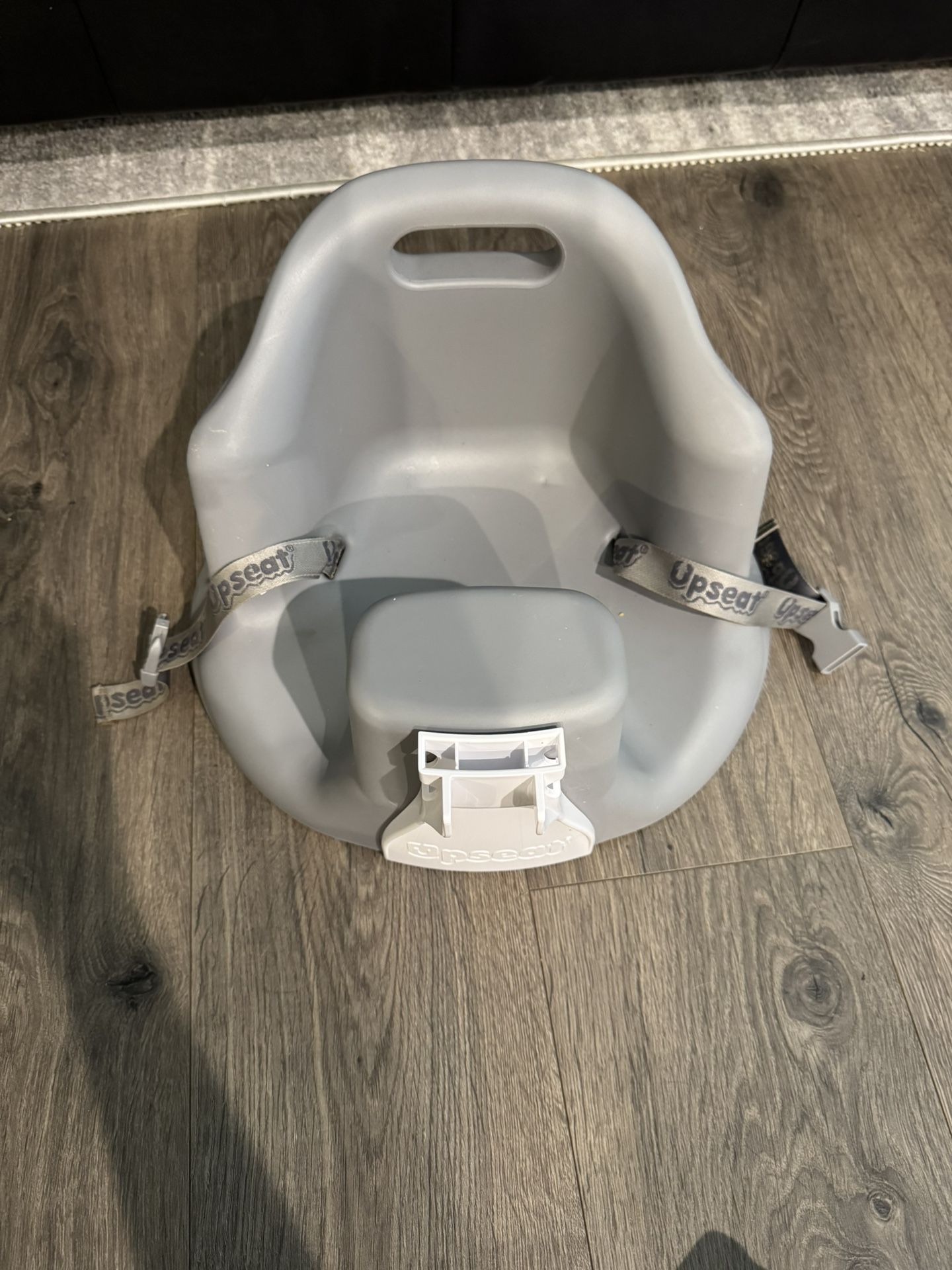Upseat with Tray/Straps