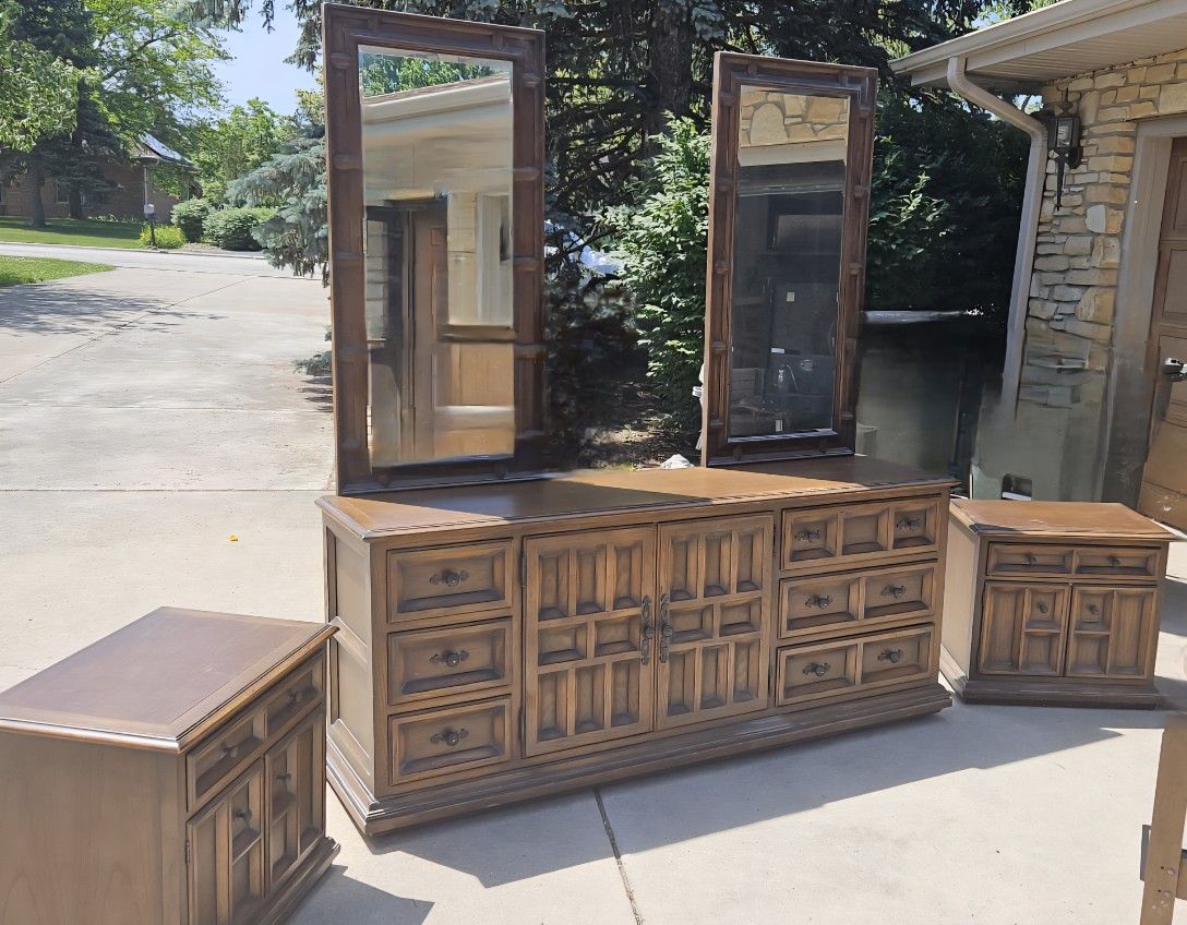 6 Piece King Bedroom Set