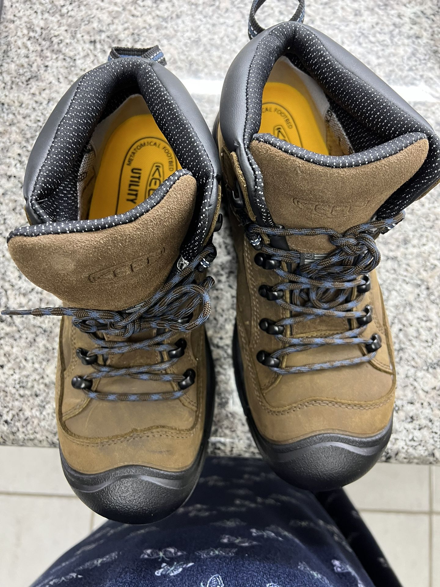 Keen Utility Footwear For Men Size 9.5. Genuine https://offerup.com/redirect/?o=TGVhdGhlci5OZXc= With Original Box.