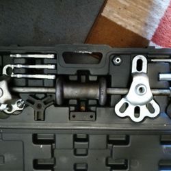 Like New Slide Hammer Set