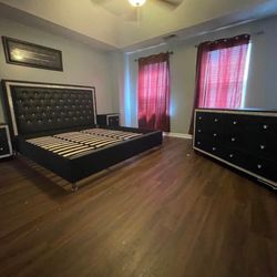 KING SIZE BEDROOM SET $895/ QUEEN SIZE SET $845! PRICE INCLUDES DELIVERY !!