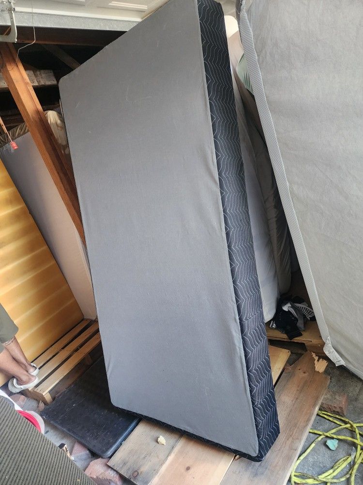 Box Spring Twin Usado 