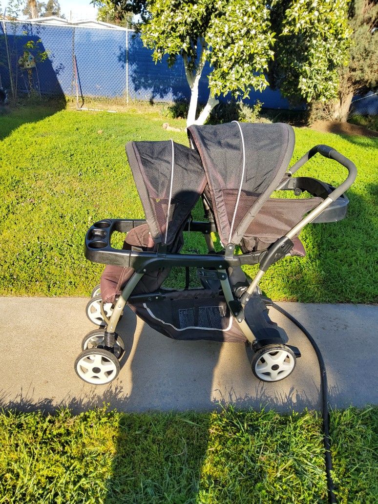 Graco Double Stroller Will Convert Into A Sit And Stand