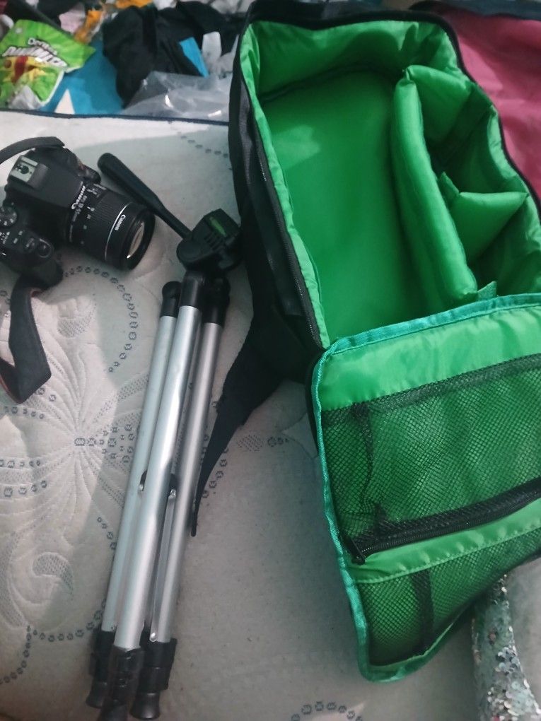 Camera Canon EOS REBEL SL3 *CASH OR ZELLE ONLY*