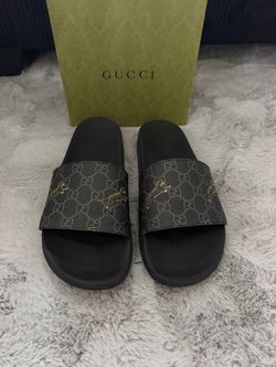 Gucci GG Supreme Tiger Slide Sandals