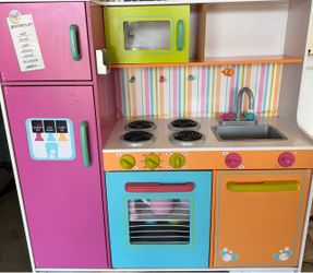 Play kitchen