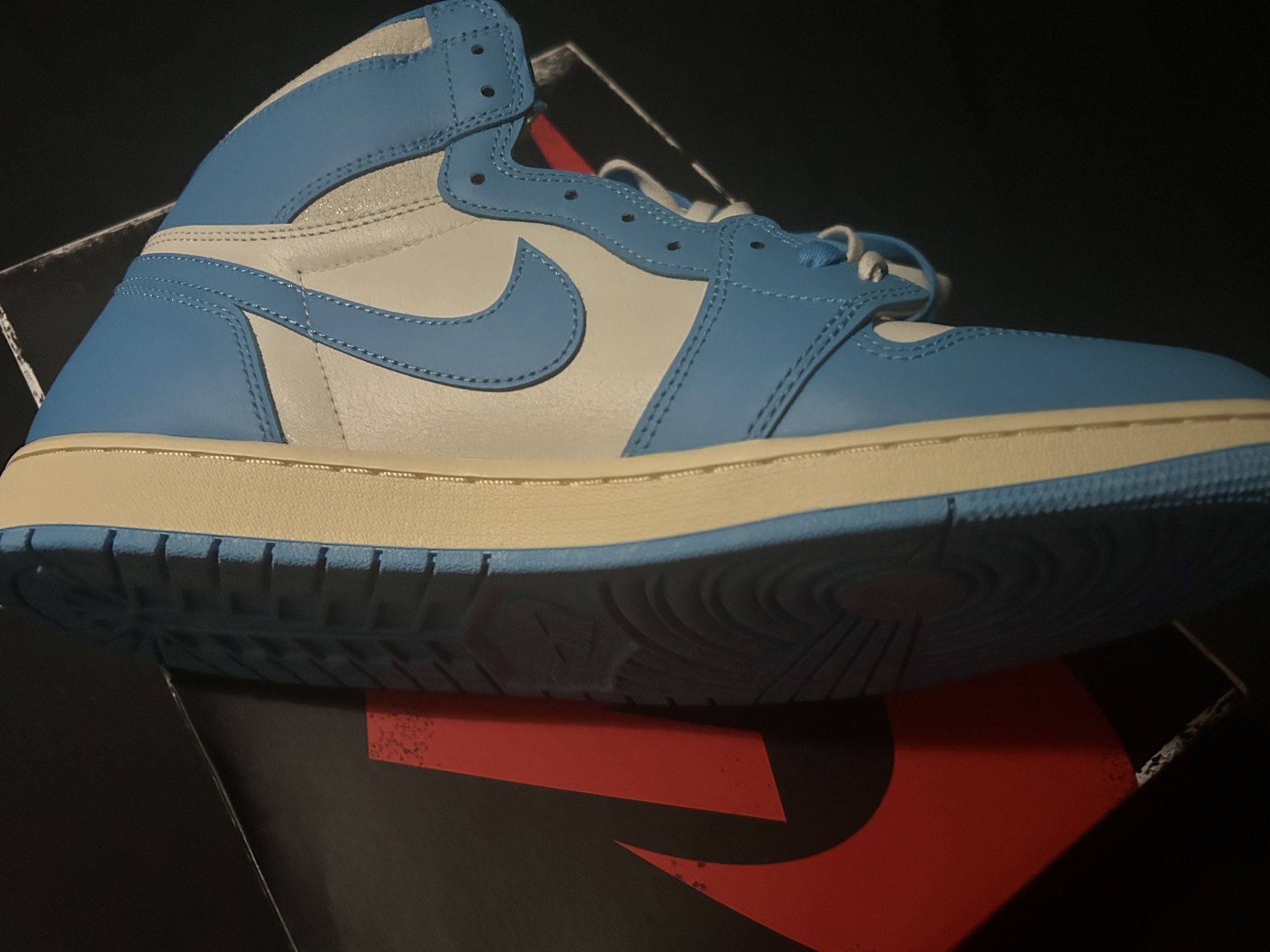 Air Jordan 1 Retro High OG Powder Blue