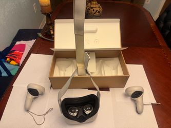 Meta Oculus Quest 2 128GB + 2 Controllers, Box & Charging Base