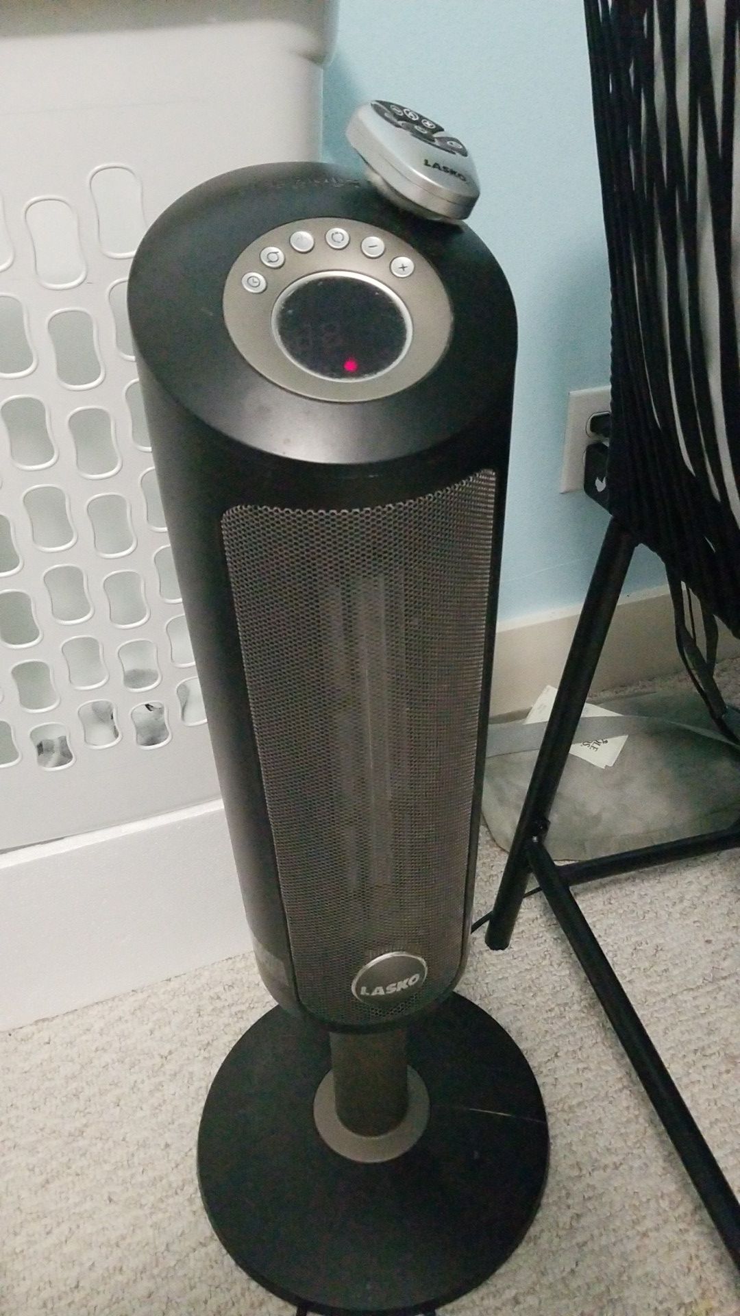 Lasko ceramic heater with remote