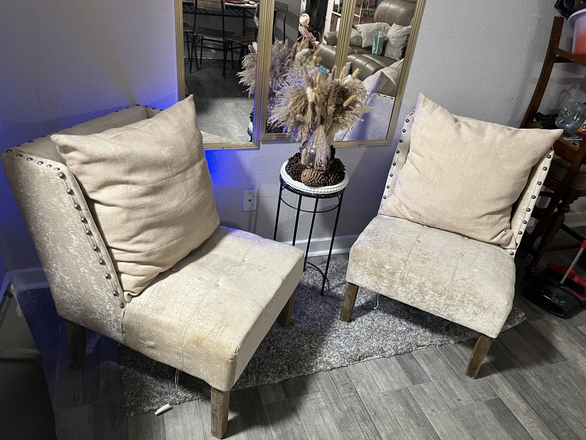2 Loveseat