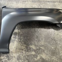 05-13 Toyota Tacoma Fender