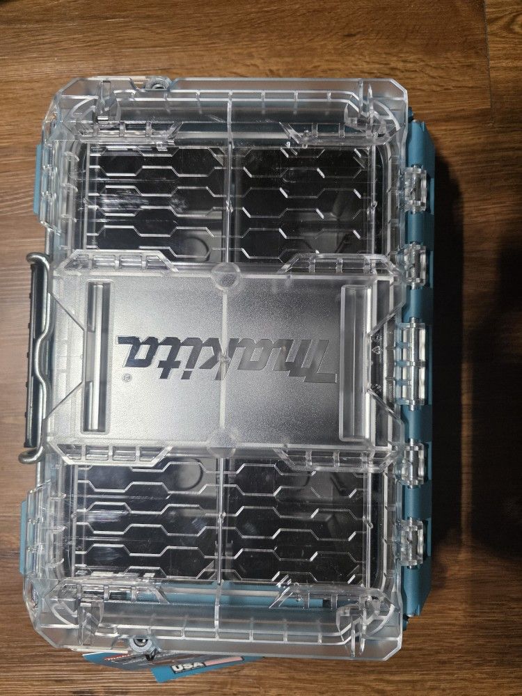 Makita
MAKTRAK Deep Compact Organizer