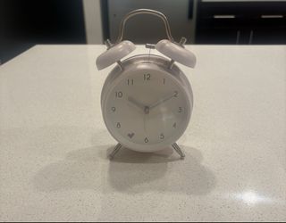 Mini pink clock