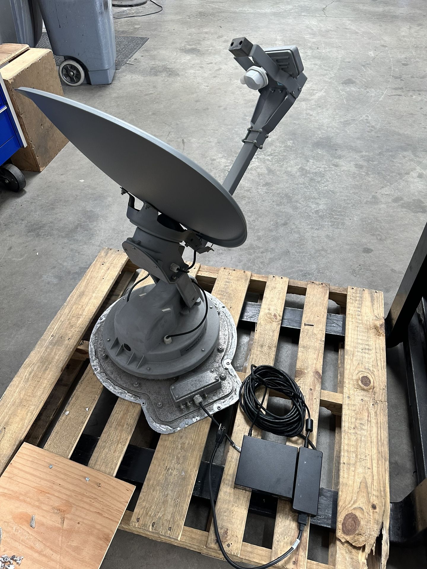 Winegard Trav’ler Directv HD automatic high definition satellite dish