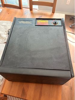 Excalibur Food Dehydrator – Adjustable Thermostat – Excellent Condition