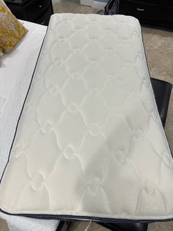 Twin mattress