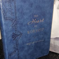 The Heart of  Worship My Daily Devotional Book