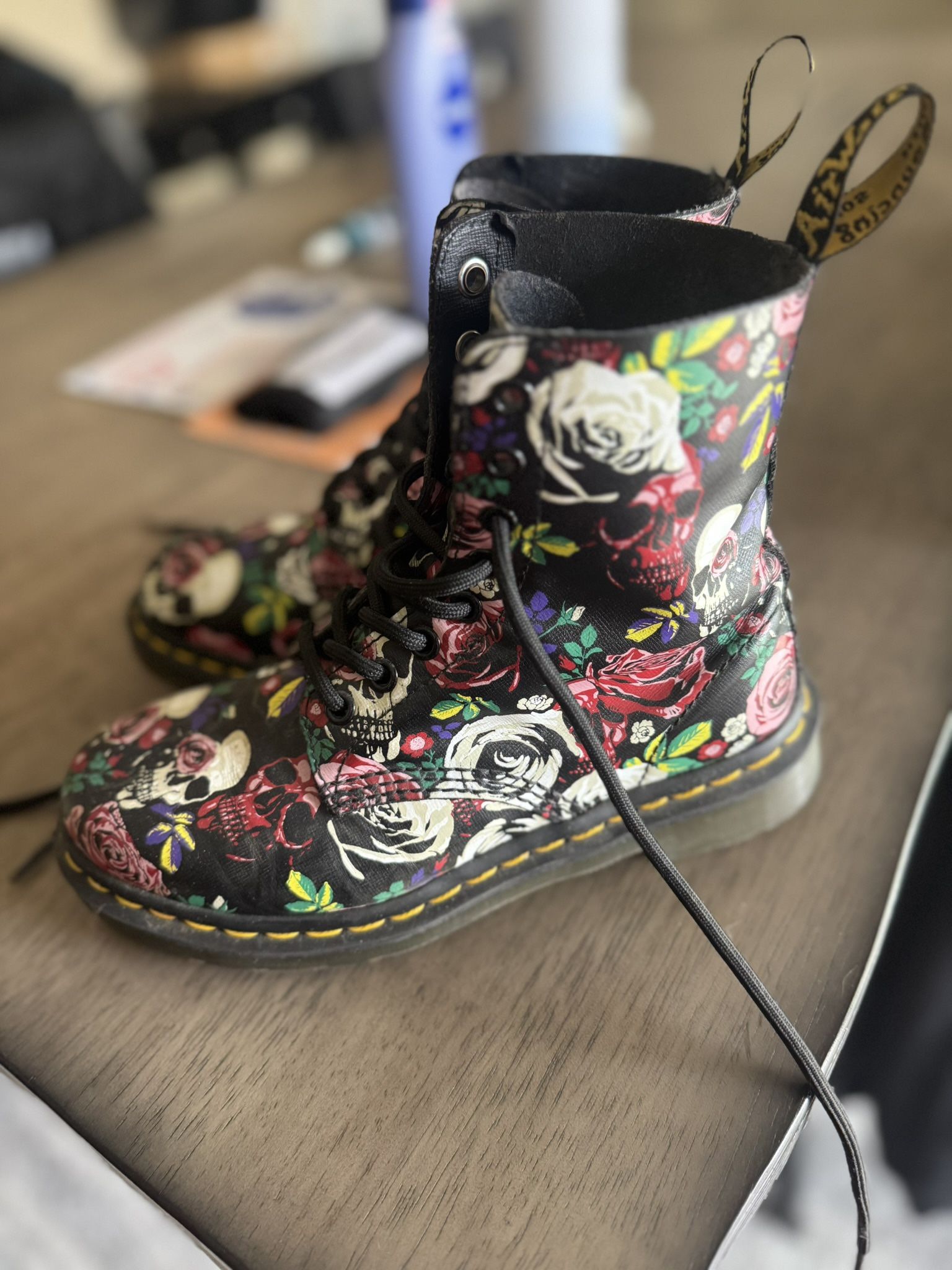Dr Martens 1460 Pascal Rose Black Leather White Skulls Combat Ankle Boots Women’s Size 6 / 37