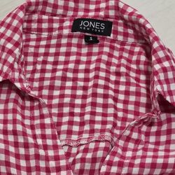 Beautiful  Shirt SIZE Medium 