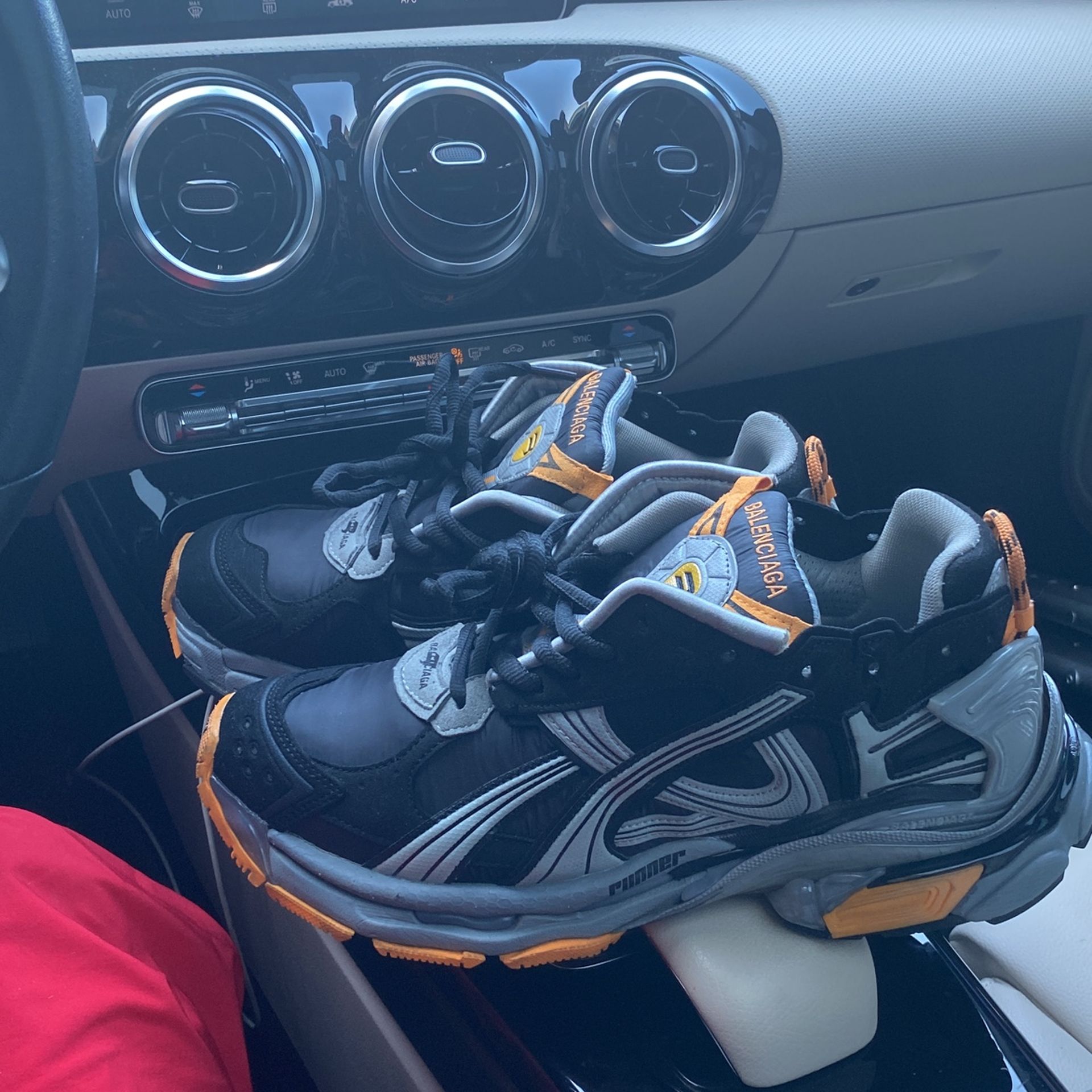 Balenciaga 7.5 The New Ones 