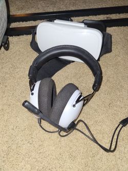 Gaming Gear (Gaming Headphones, VR Headsets))