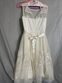 Used women’s David’s bridal dress