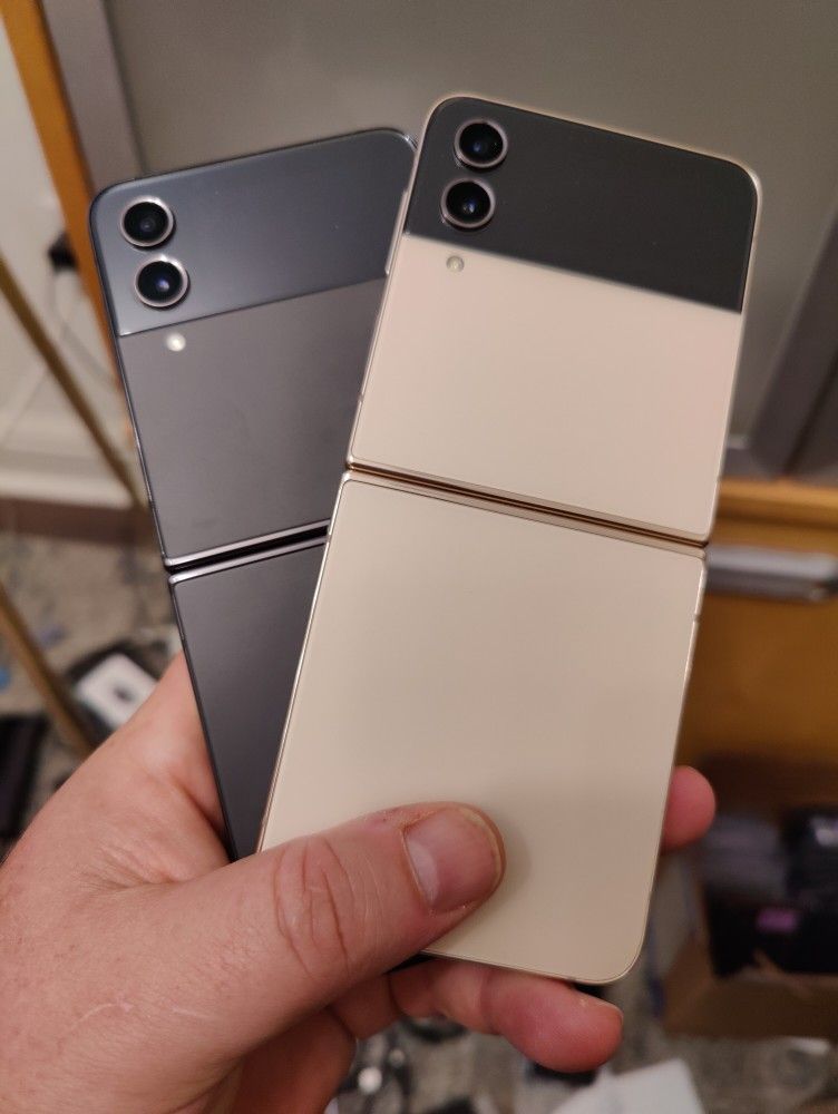 Sim Unlocked Samsung galaxy Z FLIP 4 256gb