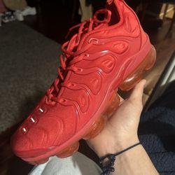 Red Nike Vapor Max Shoes 