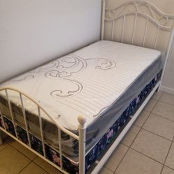 NEW TWIN MATTRESS. Bed frame is not available. Take it home the same day 👍