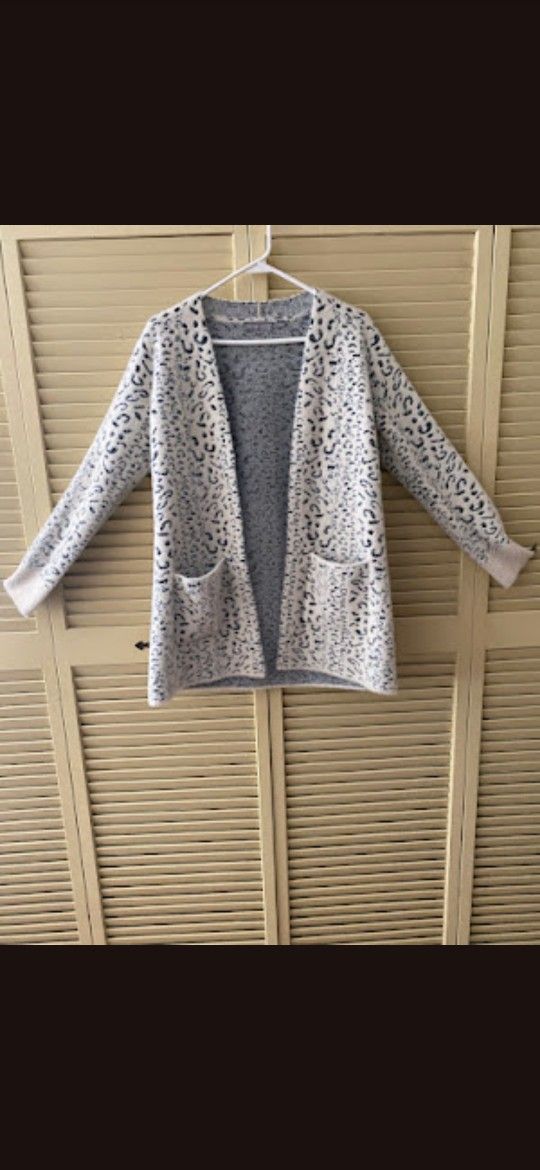 Women's Lepord Print Open Front Sweater