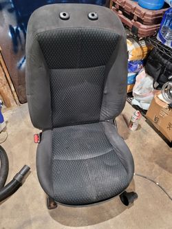 Nissan sentra seat