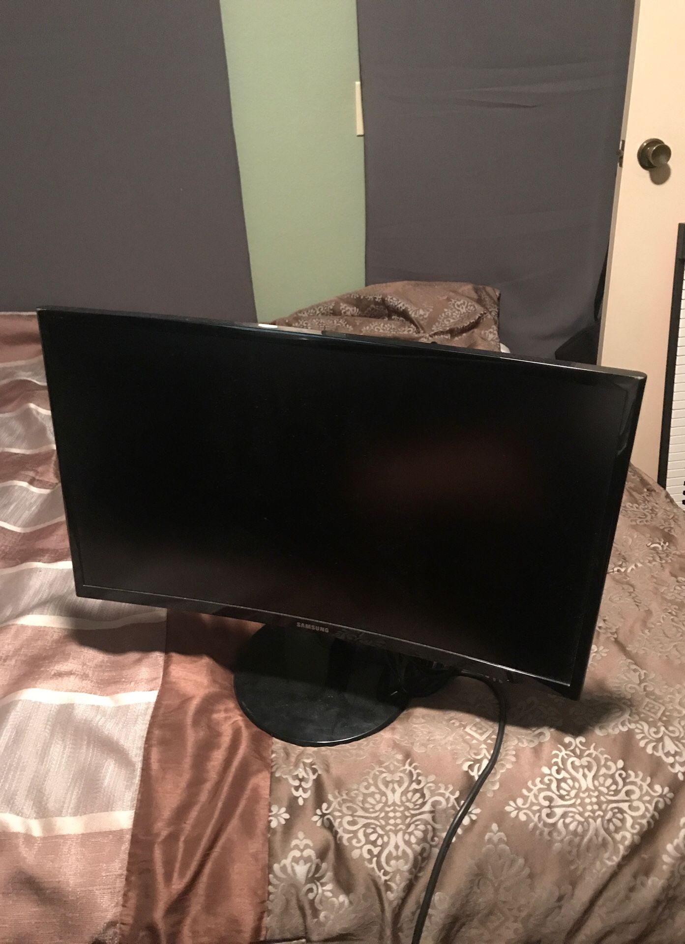 Samsung 24” CURVED HDMI Monitor C24F390FHN