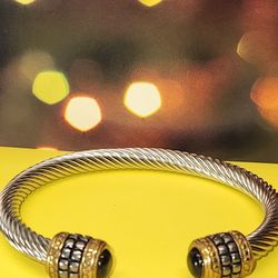 #1639, DAVID YURMAN STYLE, CABLE BRACELET JUST GORGEOUS, NEW WITH OUT TAG
