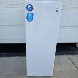Garage Ready Upright Freezer