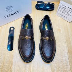 Versace Menโs Leather Shoes With Box New