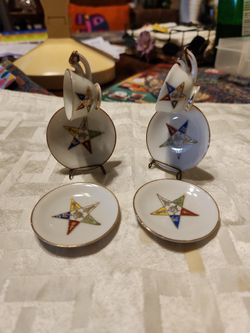 Miniature Masons Order of The Eastern Star Cups And Saucers. 2 Stands Included