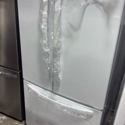 Whirlpool 33” Wide French Door Refrigerator 