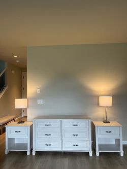 Dresser nightstands and 2 lamps
