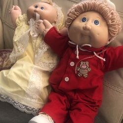❤️Two cabbage patch dolls just took out the box