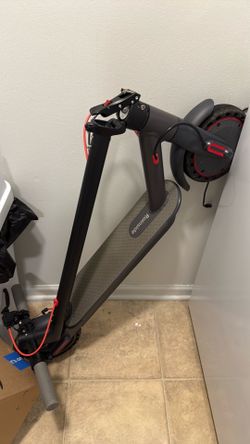 E scooter 8/11/19-20 mph th battery like is about to hours