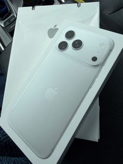I p h o n e 18 p r o m a x 256Gb silver unlocked