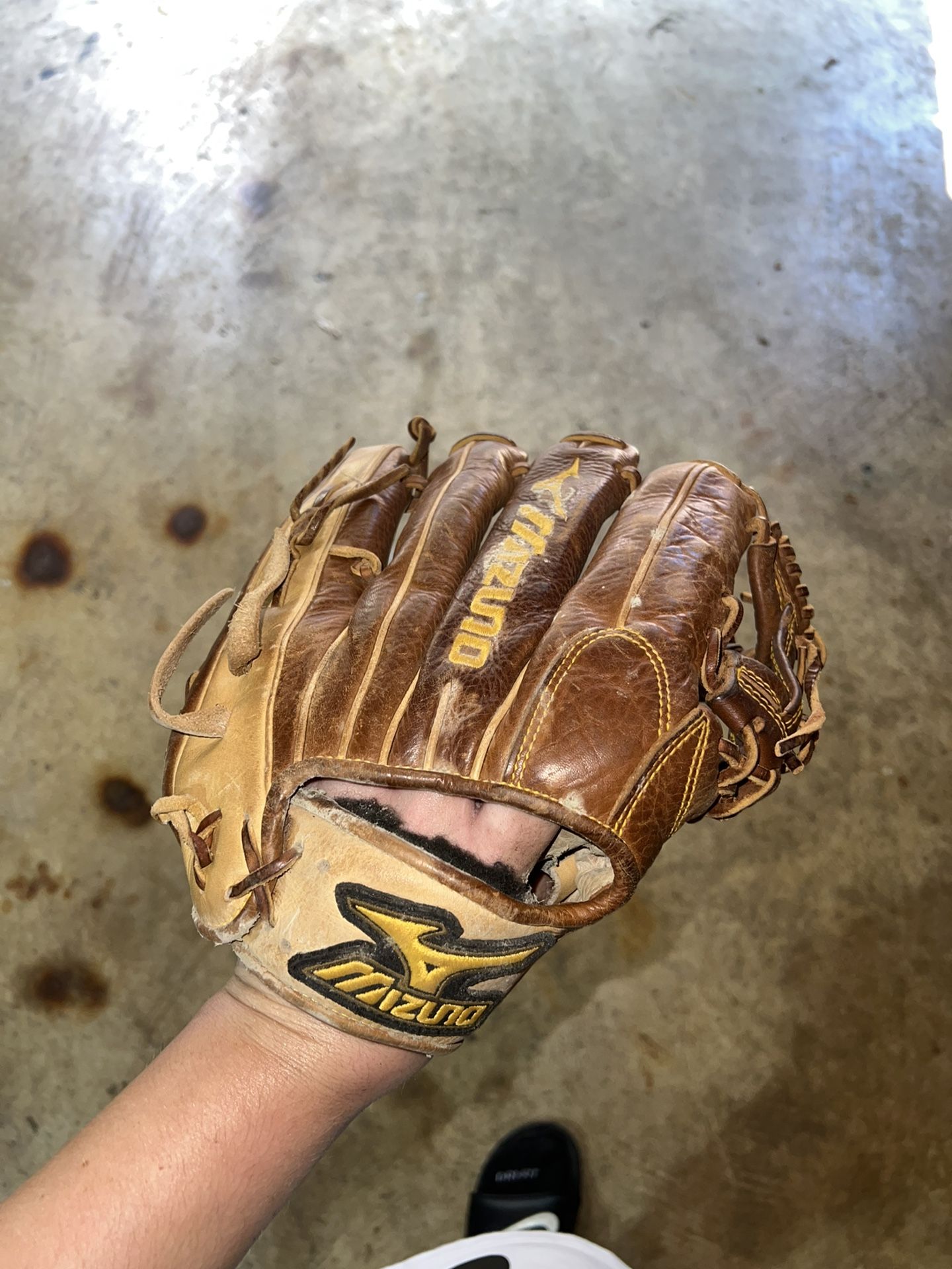 Mizuno Infielder Baseball Glove 
