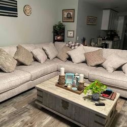 Cozy Stunning Nice Sectional! 
