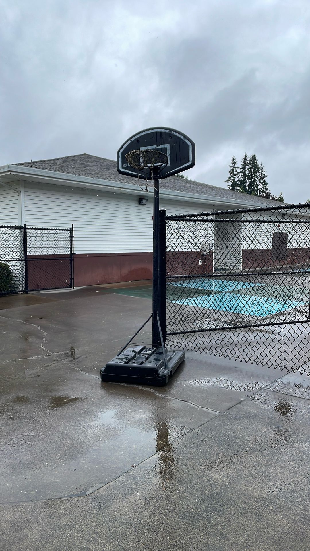 Basketball Hoop Free Pick Up By 4pm